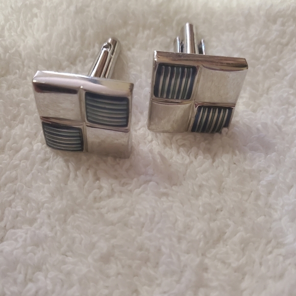 Cufflinks - Picture 2 of 2